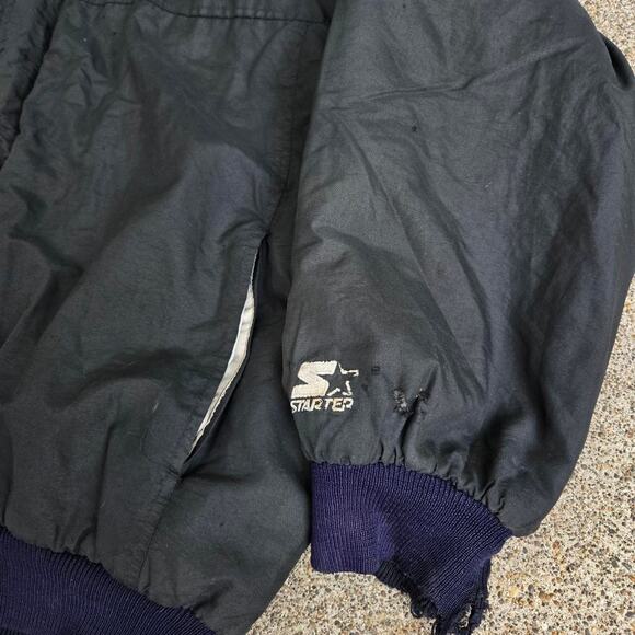 Vtg 90s STARTER Oakland Raiders Logo Distressed NFL Hooded Puffer Jacket XL - Picture 5 of 8